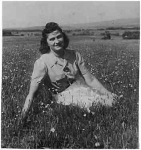 Leah Monowitz 1946
